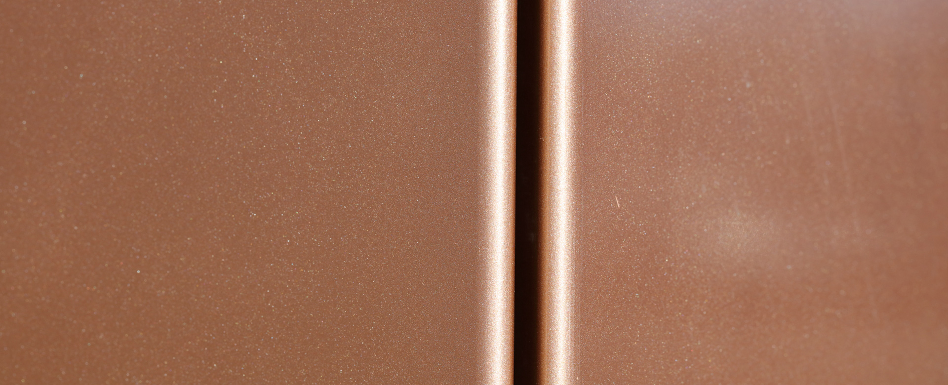 Glanz der Duraflon-Oberfläche im Designfarbton Bright Copper